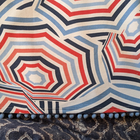 Crown & Ivy Medium Fun Summer Umbrella Pattern Tank Blouse - Picture 5 of 10